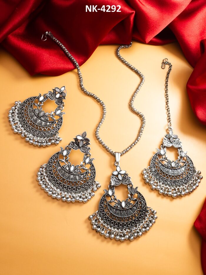 Boho Queen Oxidized Silver Choker Set