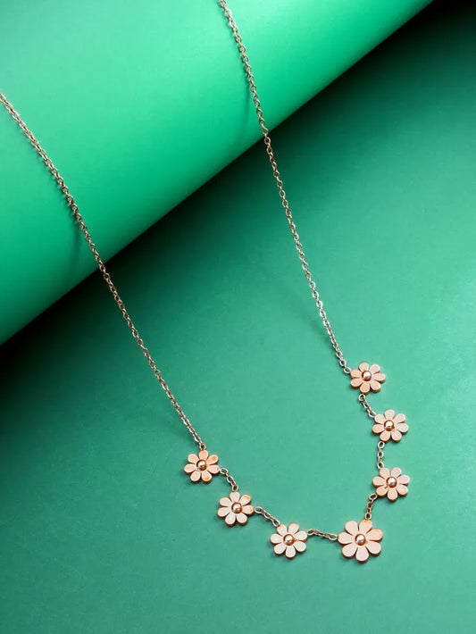 Whimsical pendant featuring a daisy flower design, evoking 'daisy dreams'.